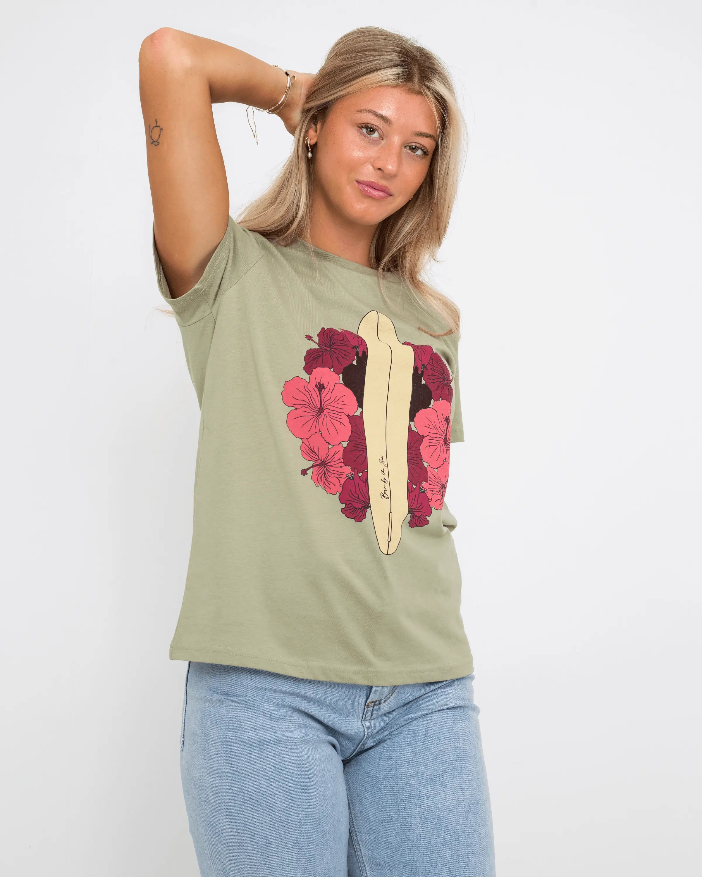 Surfboard T-Shirt in Pistachio Welt Pockets Slit Pockets