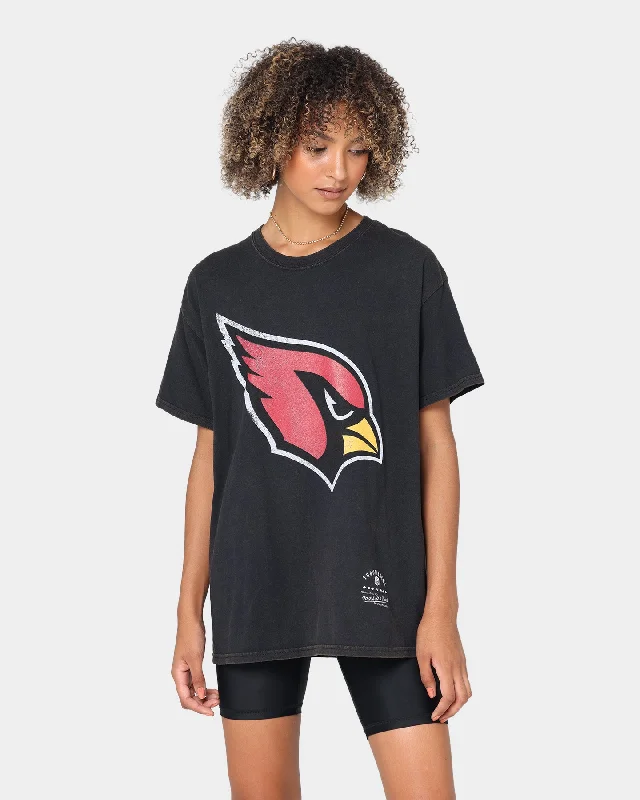 Mitchell & Ness Arizona Cardinals Oversized Logo Short Sleeve Vintage T-Shirt Vintage Black Denim Fabric Leather Fabric Suede Fabric Mitchell & Ness Arizona Cardinals Oversized Logo Short Sleeve Vintage T-Shirt Vintage Black Denim Fabric Leather Fabric Suede Fabric