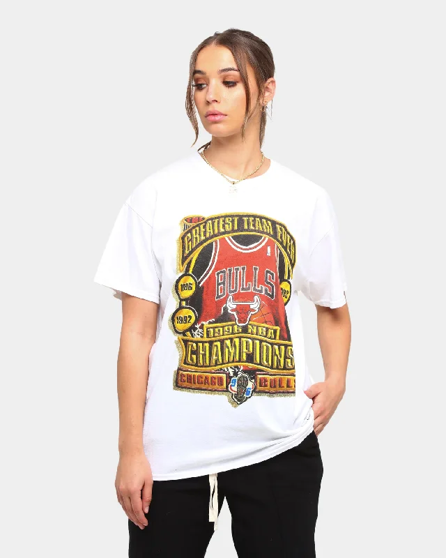 Mitchell & Ness Chicago Bulls Greatest Team Ever Vintage Short Sleeve T-Shirt Vintage White Lace Blend Ribbed Blend Corduroy Blend