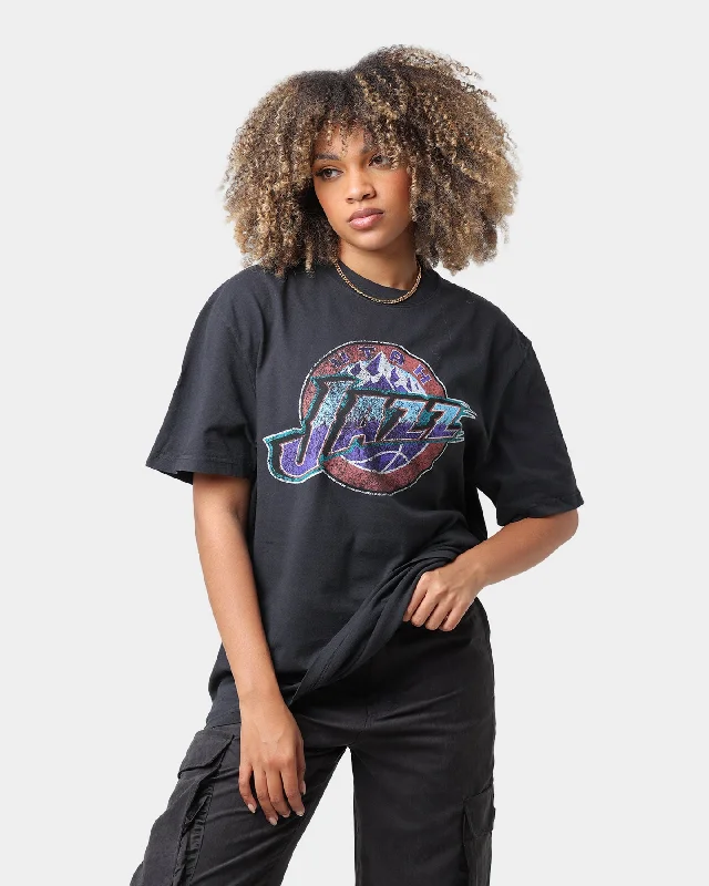 Mitchell & Ness Utah Jazz Oversized Logo Short Sleeve T-Shirt Vintage Black Satin Fabric Silk Fabric Chiffon Fabric Mitchell & Ness Utah Jazz Oversized Logo Short Sleeve T-Shirt Vintage Black Satin Fabric Silk Fabric Chiffon Fabric