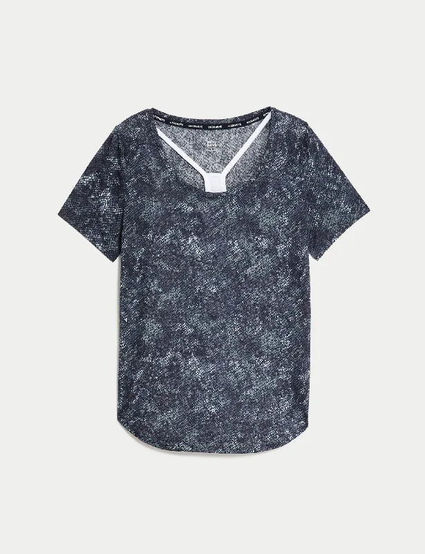 Printed Scoop Neck 2-in-1 T-Shirt Hooded Caped Shawl Collar