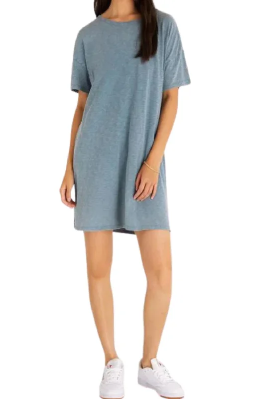 Relaxed T-Shirt Dress In Caribbean Blue Solid Color Striped Floral