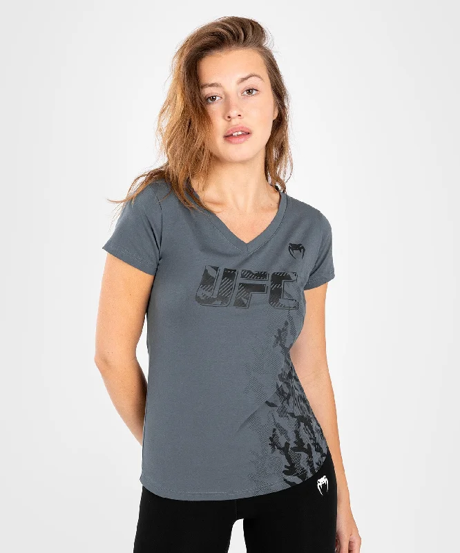 UFC Venum Authentic Fight Week Women's Short Sleeve T-shirt - Grey Cashmere Blend Cotton Blend Poly Blend UFC Venum Authentic Fight Week Women's Short Sleeve T-shirt - Grey Cashmere Blend Cotton Blend Poly Blend