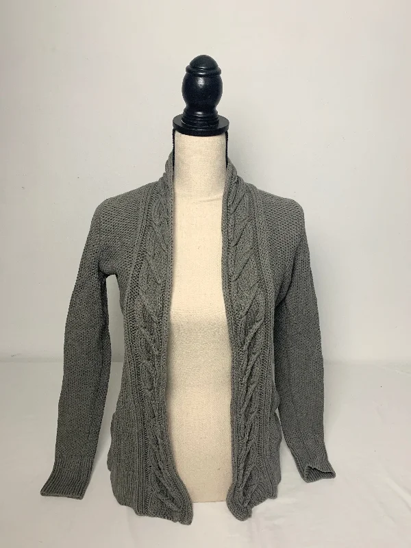 Banana republic women’s sweater Size S Slim Fit Regular Fit Oversized