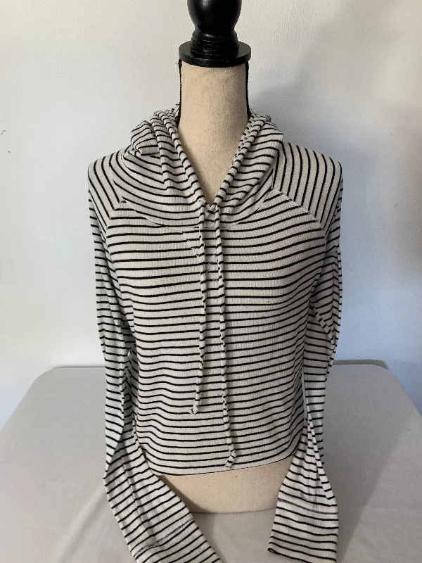 Hollister Crop Hoodie Size Large Hoodie with Magnetic Closure Innovative Modern